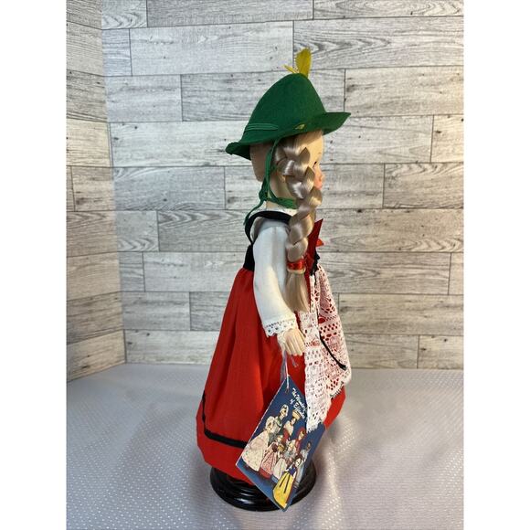 11.5” Switzerland Effanbee Dolls of the World Vintage 1976 Switzerland On Stand - Picture 4 of 8